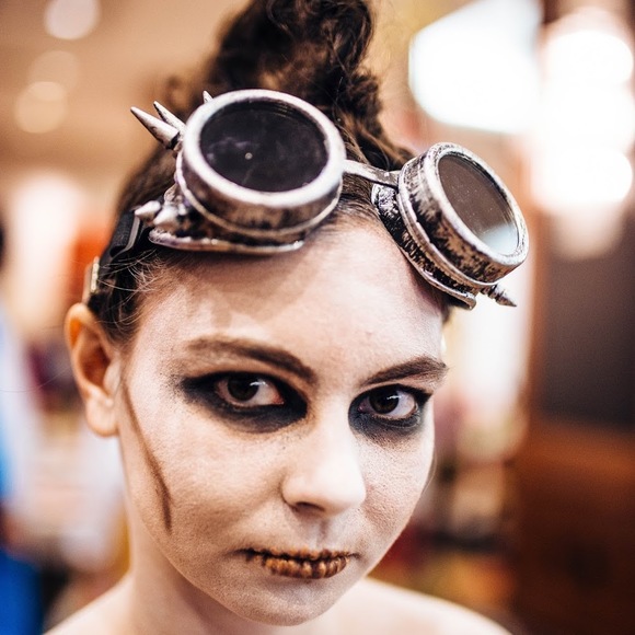 Meet your Posher, Tori - Picture 1 of 1